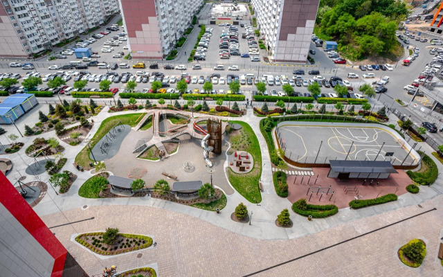 V Dome S Zakrytoy Territoriey Flat