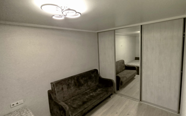 Квартира Трёхкомнатная на Белоконской 15В