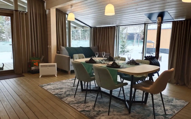 Garnet Holiday. Mir Mini-Hotel