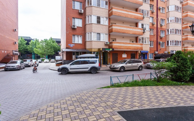 Апартаменты рядом с Парком Галицкого на улице имени Жлобы 139