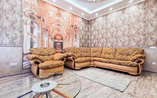 Апартаменты трехкомнатные Apartico на Марата