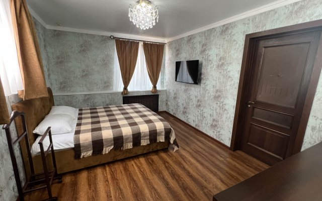 Svoi Guest House