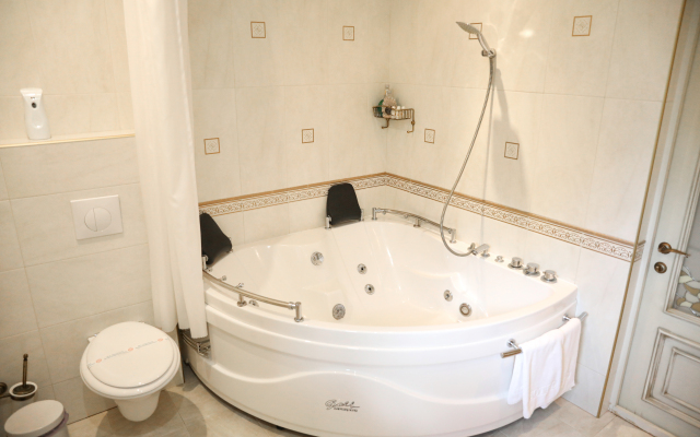 Ekaterininskij Dvor Hotel