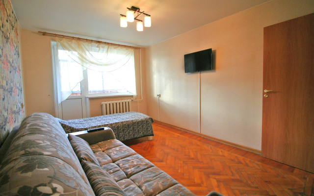 Venetsiya" Na Geroyev 2k Kvartira Posutochno Kirishi Lodging House