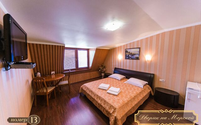 Dvorik Na Morskoj Furnished rooms