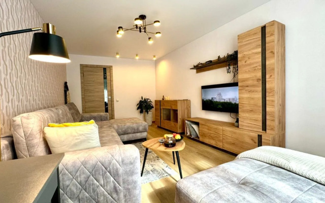 Квартира Трехкомнатная с Новым Дизайнерским Ремонтом