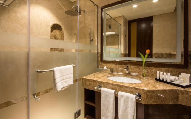 Golden Tulip Media Hotel