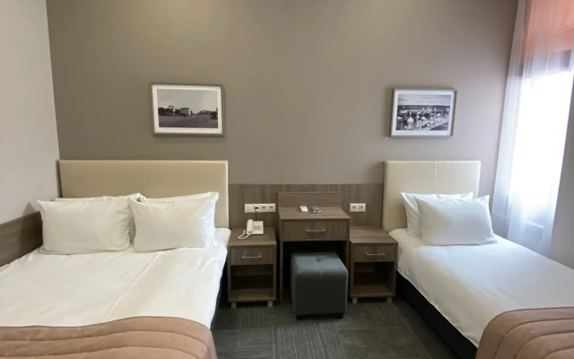 Istoriya Hotel