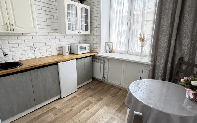 Квартира рядом с УВЗ Патона 8/4