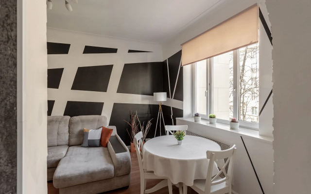 3 - room apartment on Tverskaya , Patriarchal