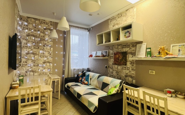 FOX Hostel