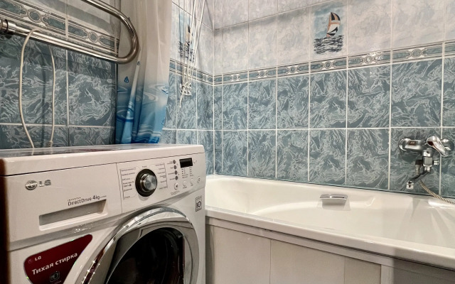 Tryokhkomnatnaya S Razdelnymi Spalnyami I Balkonom Flat
