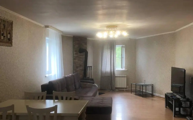 Частный дом Просторный домик