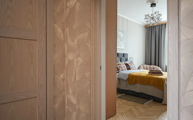 Апартаменты 1912 в Сталинке у Моста Александра Невского