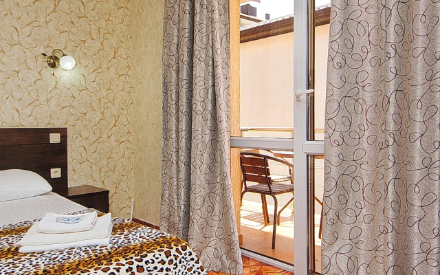 Ahilles Palas Guest house