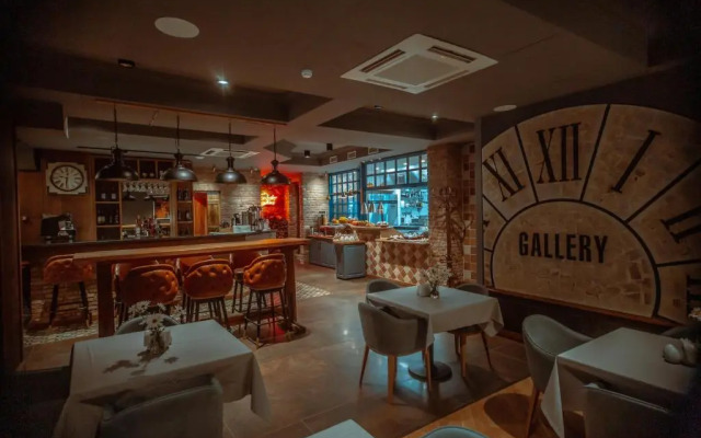 Grand Opera Hotel