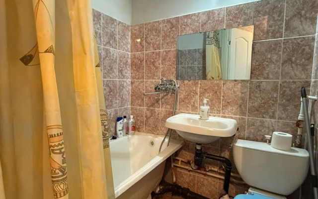 1-Komnatnaya Na Bulvare Tekstilschikov 10 Flat