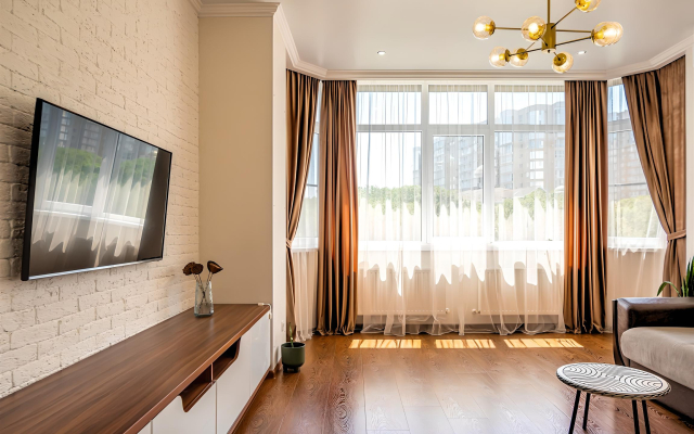 V Tsentre Goroda S Vidom Na Park Apartment