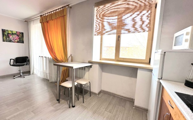 Dvukhkomnatnaya v tsentre na Vesennei ryadom s KuzGTU i RIAtsentrom Flat