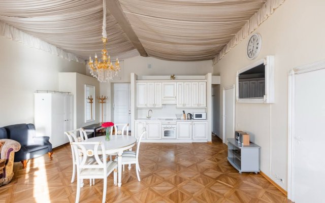 Апартаменты a.m. Rooms Neva Balcony (Angliyskaya Naberezhnaya)