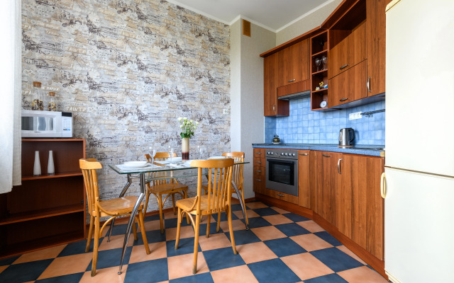 Yevro 2 U M. Kirovskiy Zavod Flat