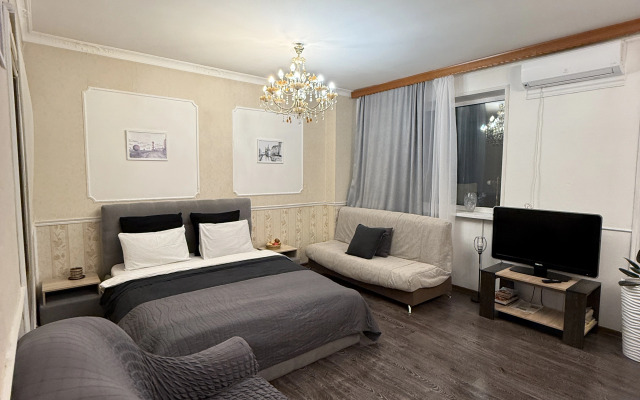 Апартаменты У Финляндского Вокзала и Крейсера Авроры"