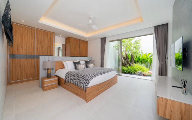 Luxury villa Bangtao with a Tropical Garden Villa