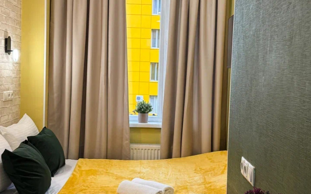 U Metro Filatov Lug fl1 Apartments