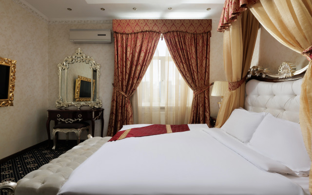 Moscow Holiday Hotel