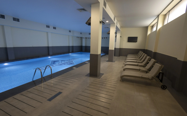Ani Plaza Hotel