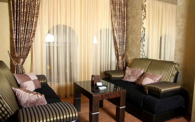 Roma Yerevan & Tours Hotel