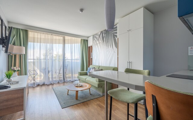 V otele s vidom na more. Kosmos 522 Apartments