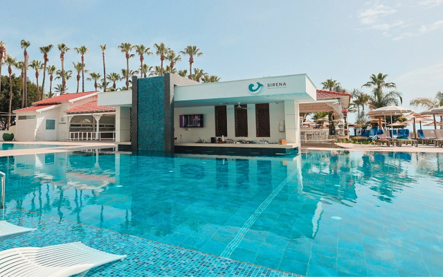 Cavo Maris Beach Hotel