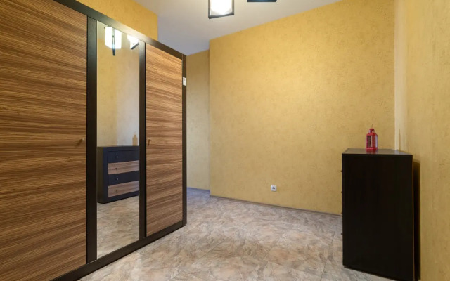 Apartments Standartnye Tutzhivut Na Kubanskoy Naberezhnoy