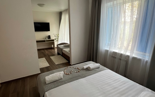 Na Pontiyskoy 16 Guest House