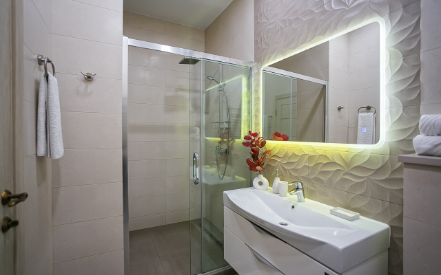 Sky Plaza Apartments