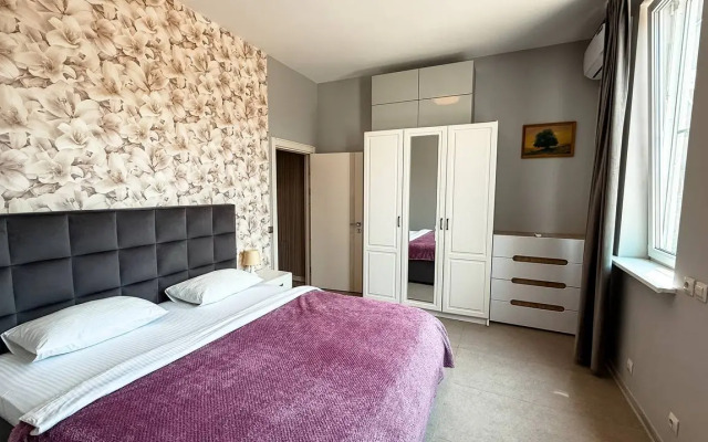 U Lesa S Basseynom Private House