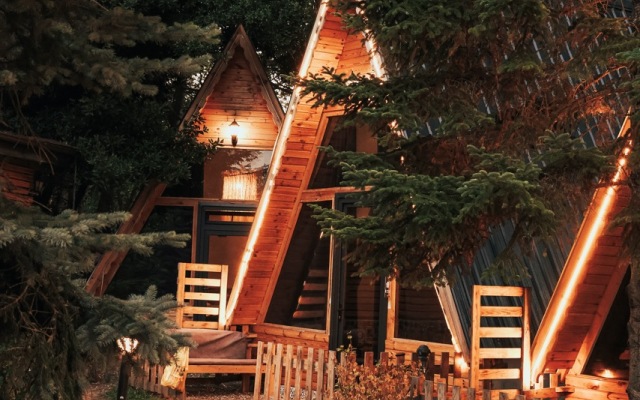 Sapanca Taş Ev & Bungalow Hotel