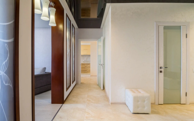 Prekrasnaya 2-kh komnatnaya ryadom s plyazhem Aleksino Flat