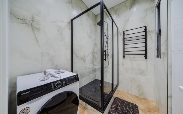 Dizaynerskaya Trekhkomnatnaya Kvartira Flat