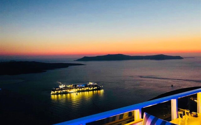 Loucas on the Cliff Hotel