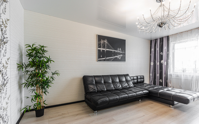 Trekhkomnatnyye Apartamenty Stepanenkov dlya 9 gostey na Soboleva 19