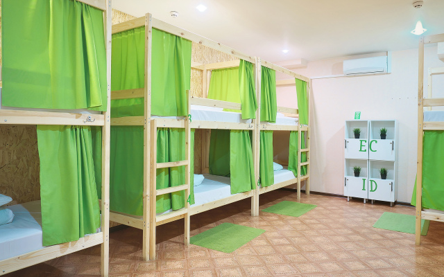 Tuk-Tuk Hostel