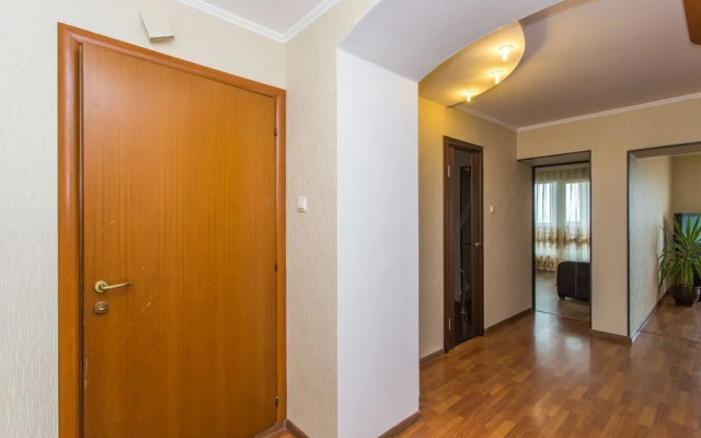 Na Ulitse Tolstogo 43A Flat