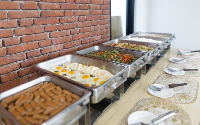 Отель Life Grand Chiang Mai