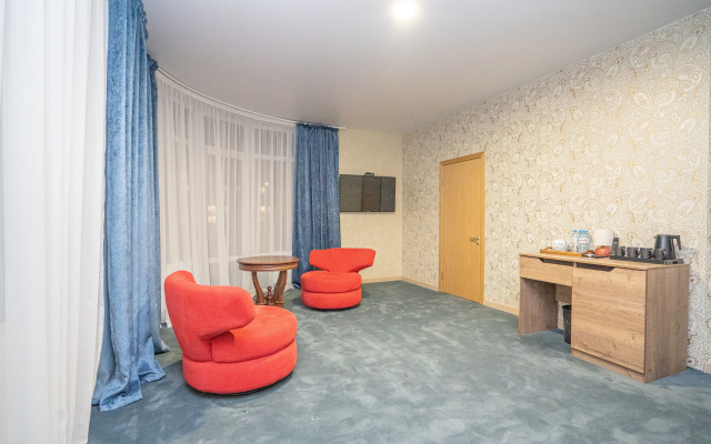 Dream Hotel