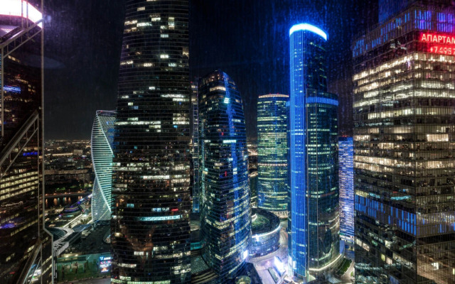 Spacious Apartment with Stunning View of the Towers! 42nd Floor!