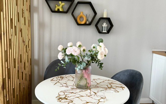 Апартаменты Желтая Студия с панорамным окном