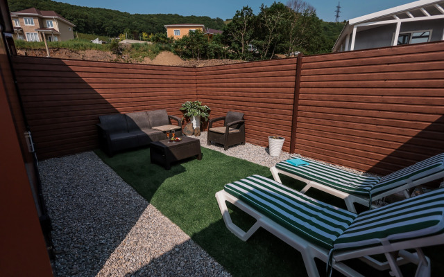 S Lichnym Patio Private House