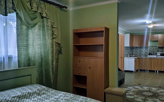Domik dlya Semeynogo Otdykha na Beregu Ozera Private House